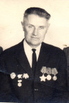 Г.И.панченко справа, с земляками.